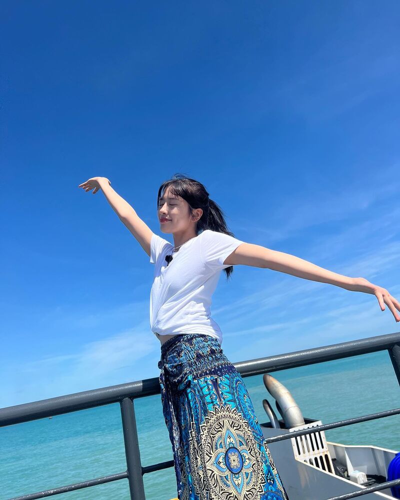 thumb.jpeg-17.jpg